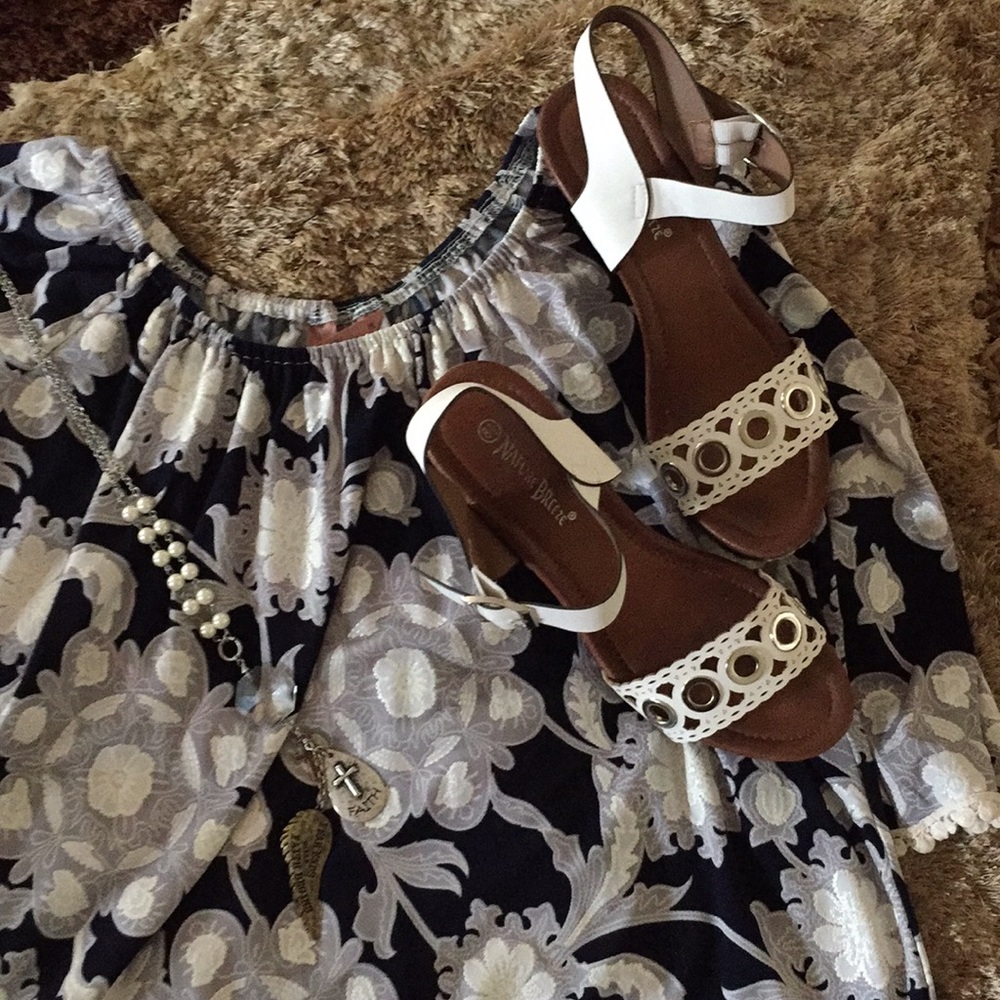 💕really cute wedges size 8 1/2